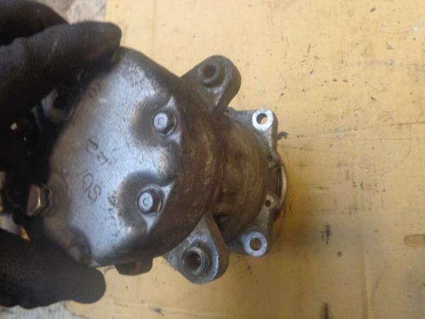 COMPRESSEUR DE CLIMATISATION VAG - Vue 2